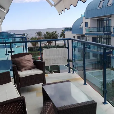 Piso Castell Apartment *